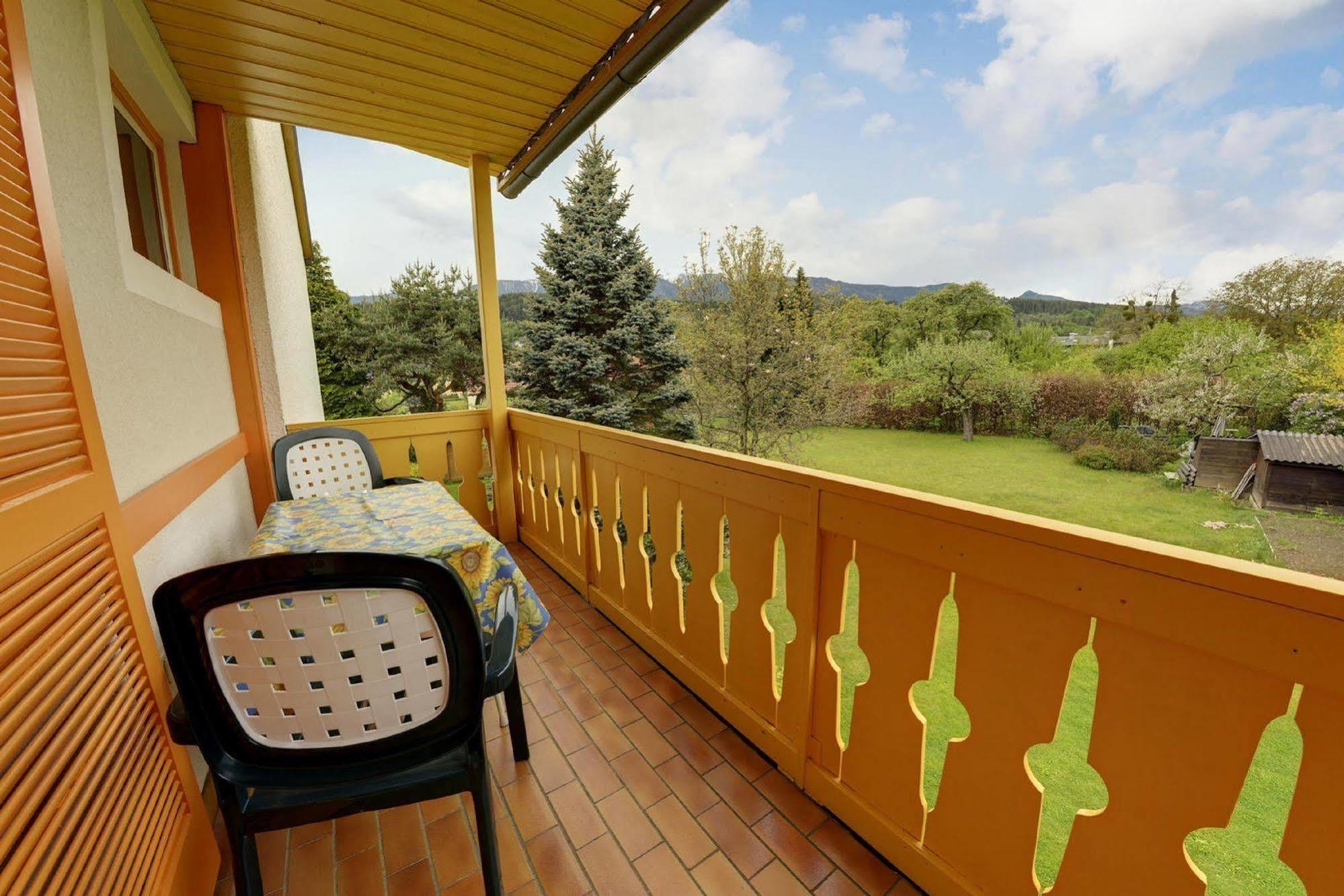 Fruehstueckspension Haus Golker Seeboden Kültér fotó