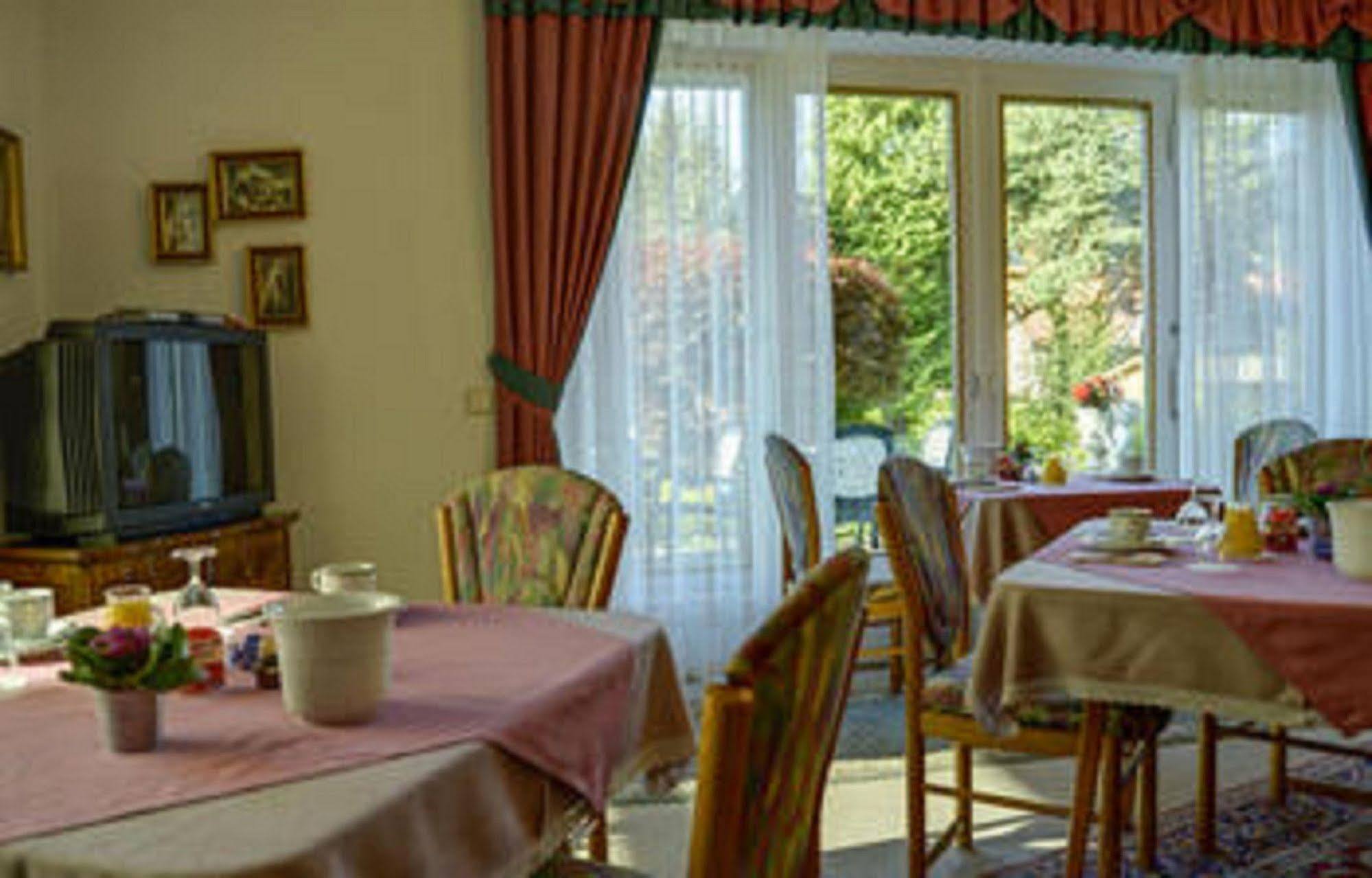 Fruehstueckspension Haus Golker Seeboden Kültér fotó