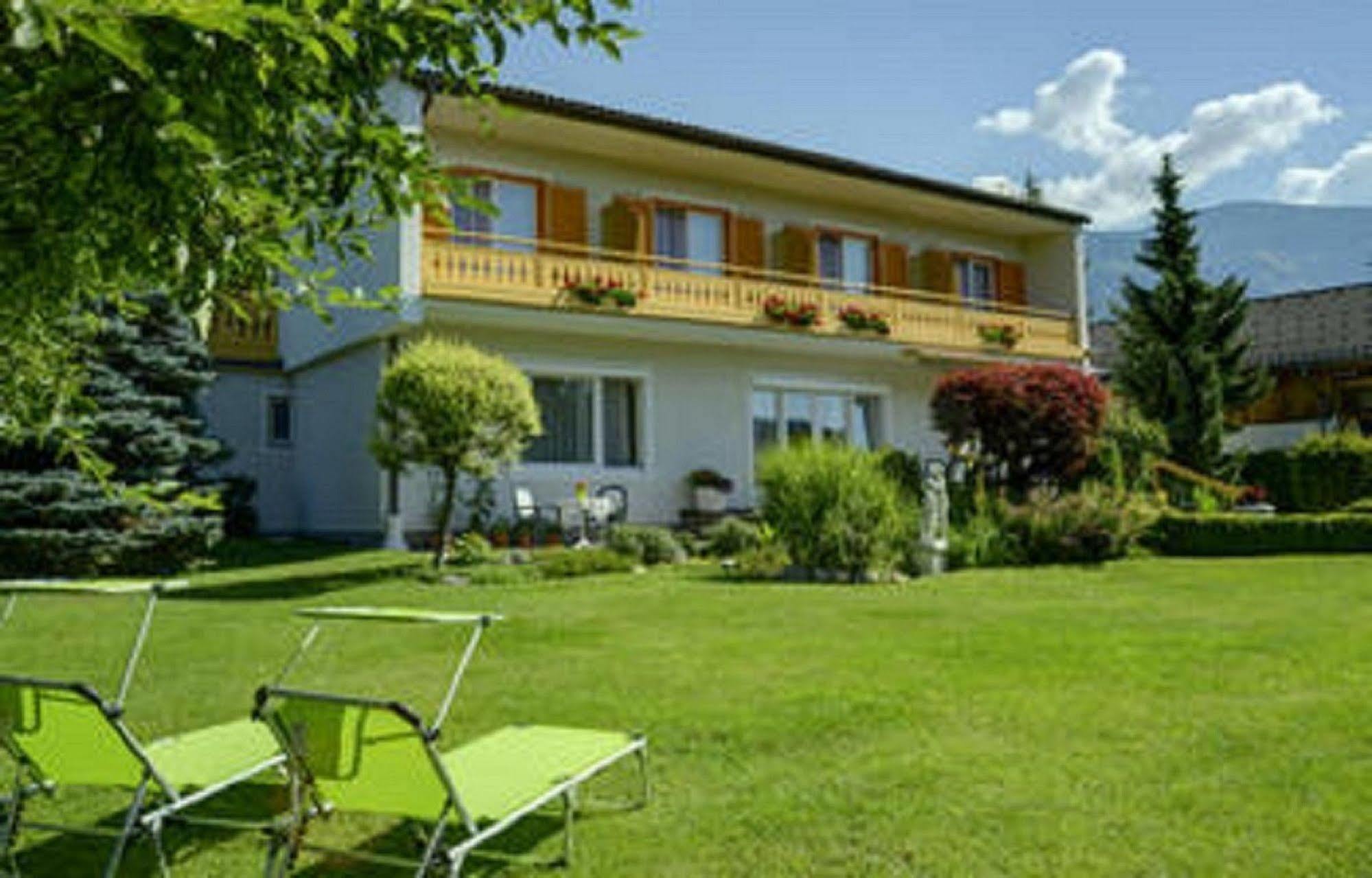 Fruehstueckspension Haus Golker Seeboden Kültér fotó